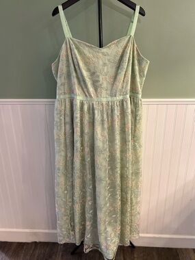 Size 18/20 BloomChic Mint Green Embroidered Dress with Adjustable Straps